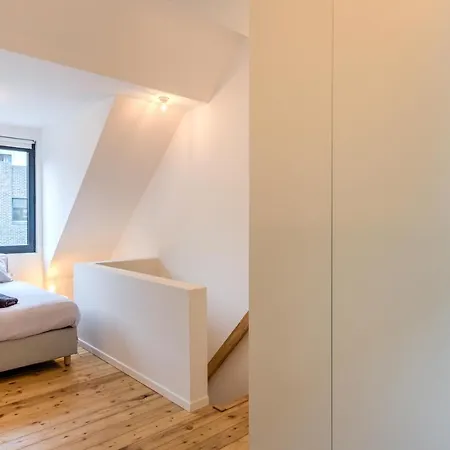 Stylishly Furnished Private In A Vibrant Area アパート *